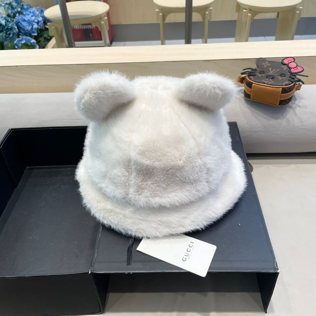 BUCKET HAT IN WHITE FLEECE 397932