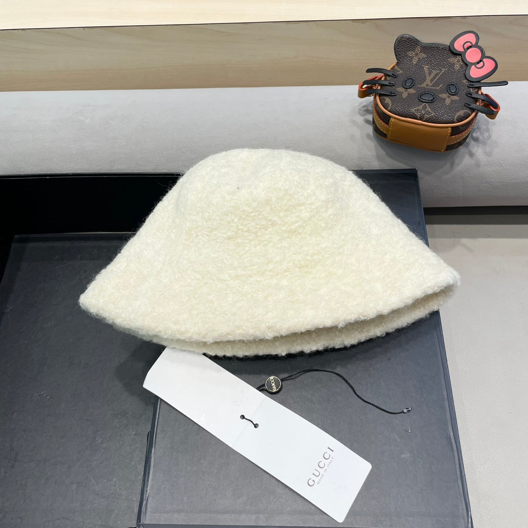 BUCKET HAT WHITE CREAM 418096