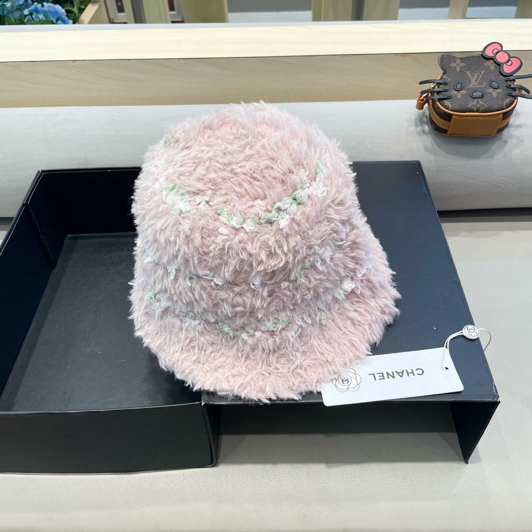 BUCKET HAT IN LIGHT PINK FLEECE 421274