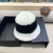 BUCKET HAT IN WHITE MIX BLACK WOOL 421040