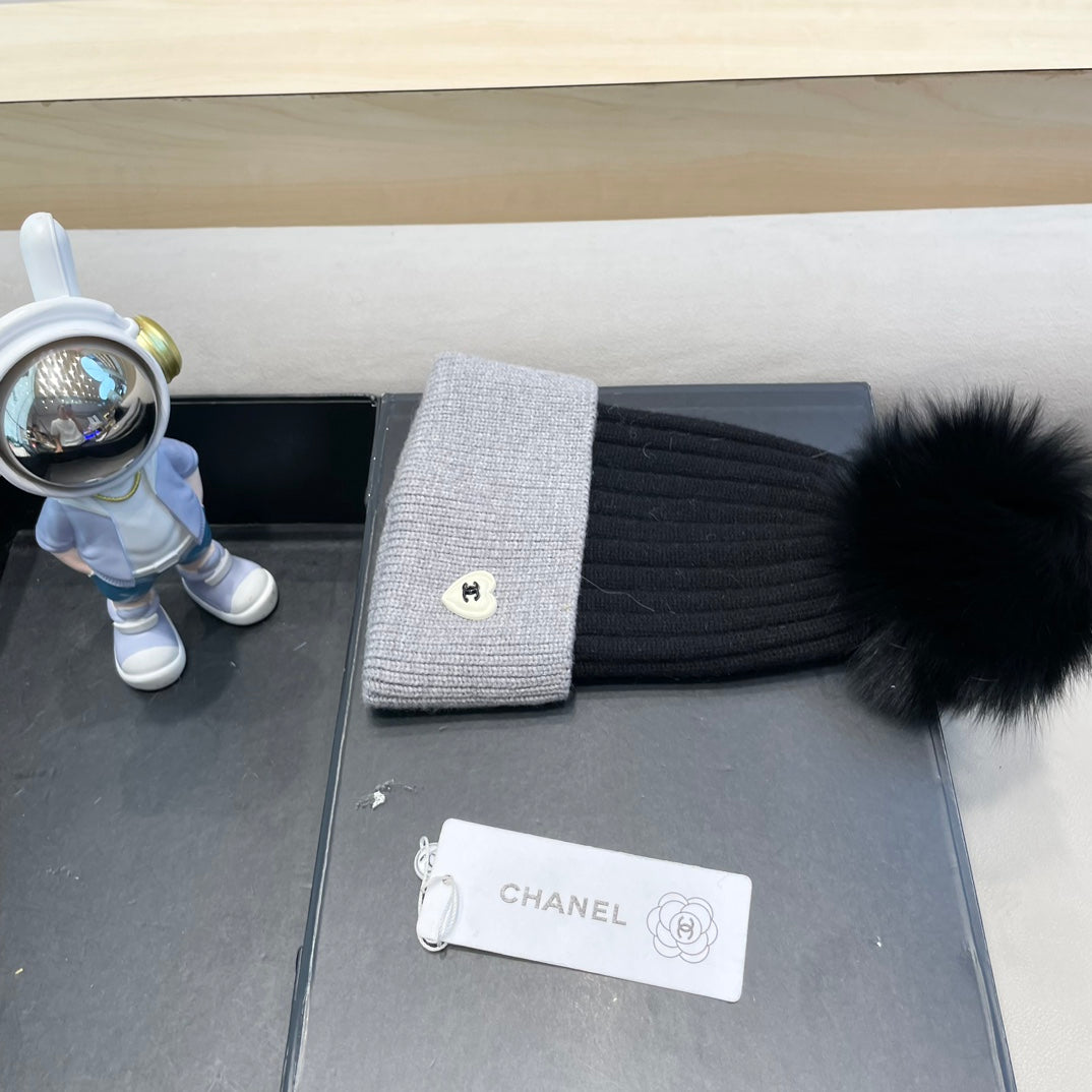 BEANIE HAT IN BLACK MIX LIGHT GRAY WOOL 421050