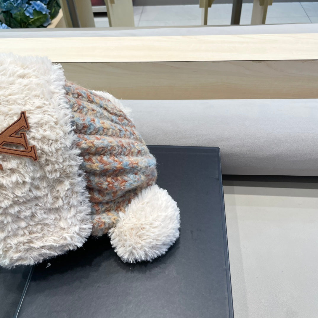 KNITTED BEANIE HAT IN COLORFUL WOOL WITH CUTE BEAR EARS 422497