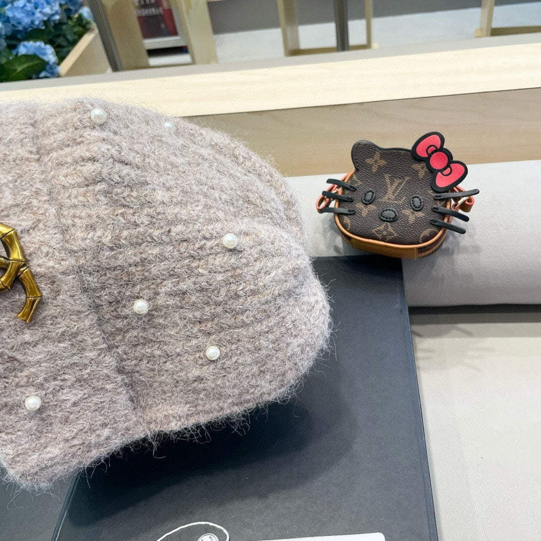 BEANIE HAT IN KHAKI BROWN WOOL 430084