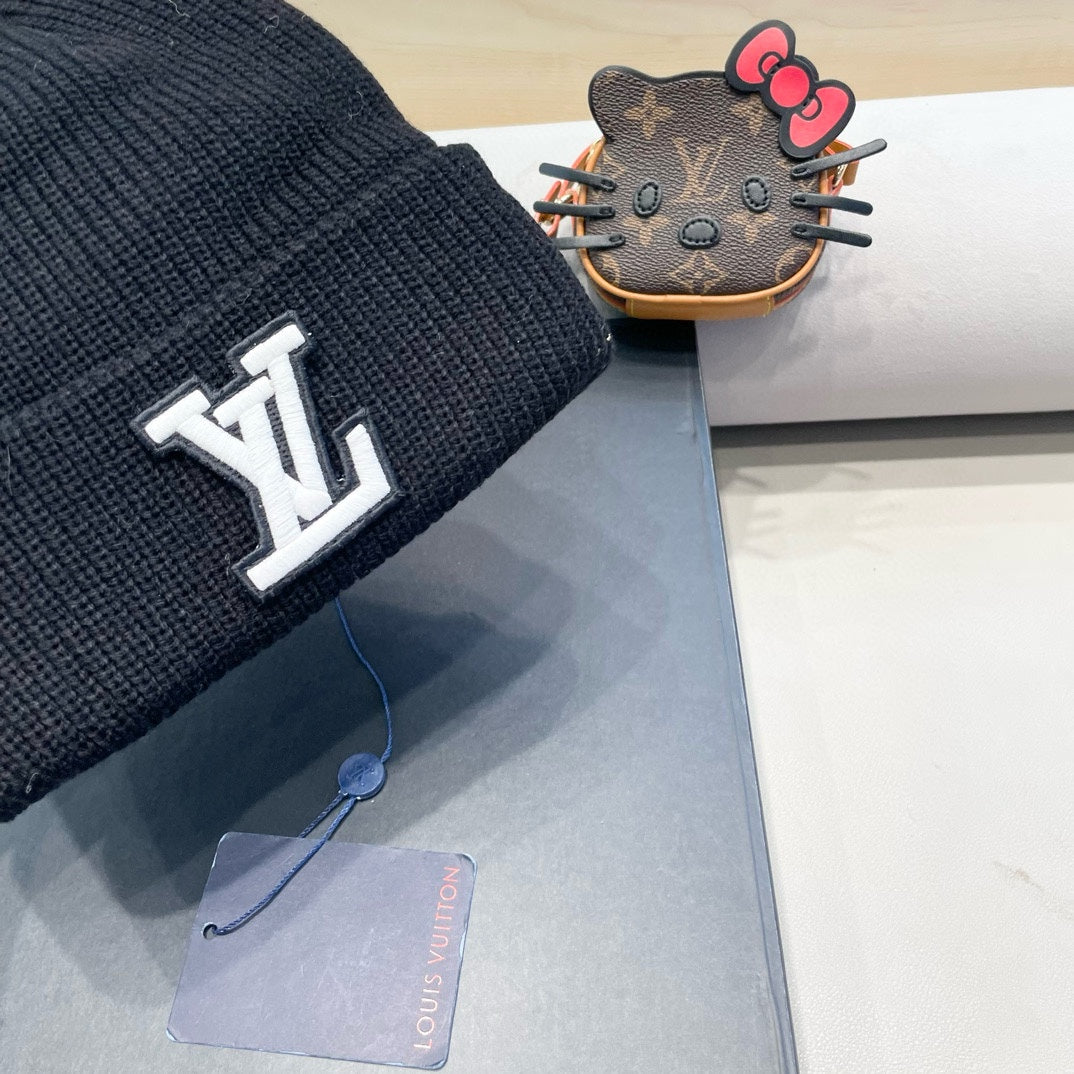 BEANIE HAT IN BLACK WOOL 435027
