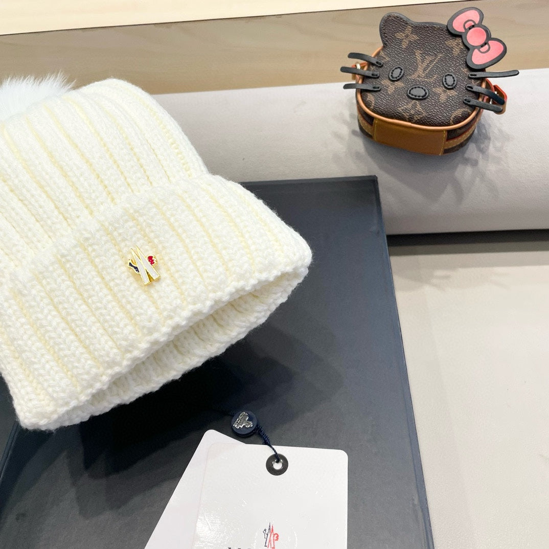 WOOL BEANIE WITH POM POM WHITE 435046