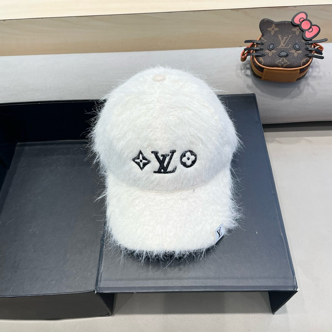 BASEBALL CAP IN WHITE RABBIT FUR 434935