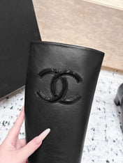 CHANEL 26S KNEE HIGH BOOTS 70 MM IN BLACK CALFSKN AND PATENT