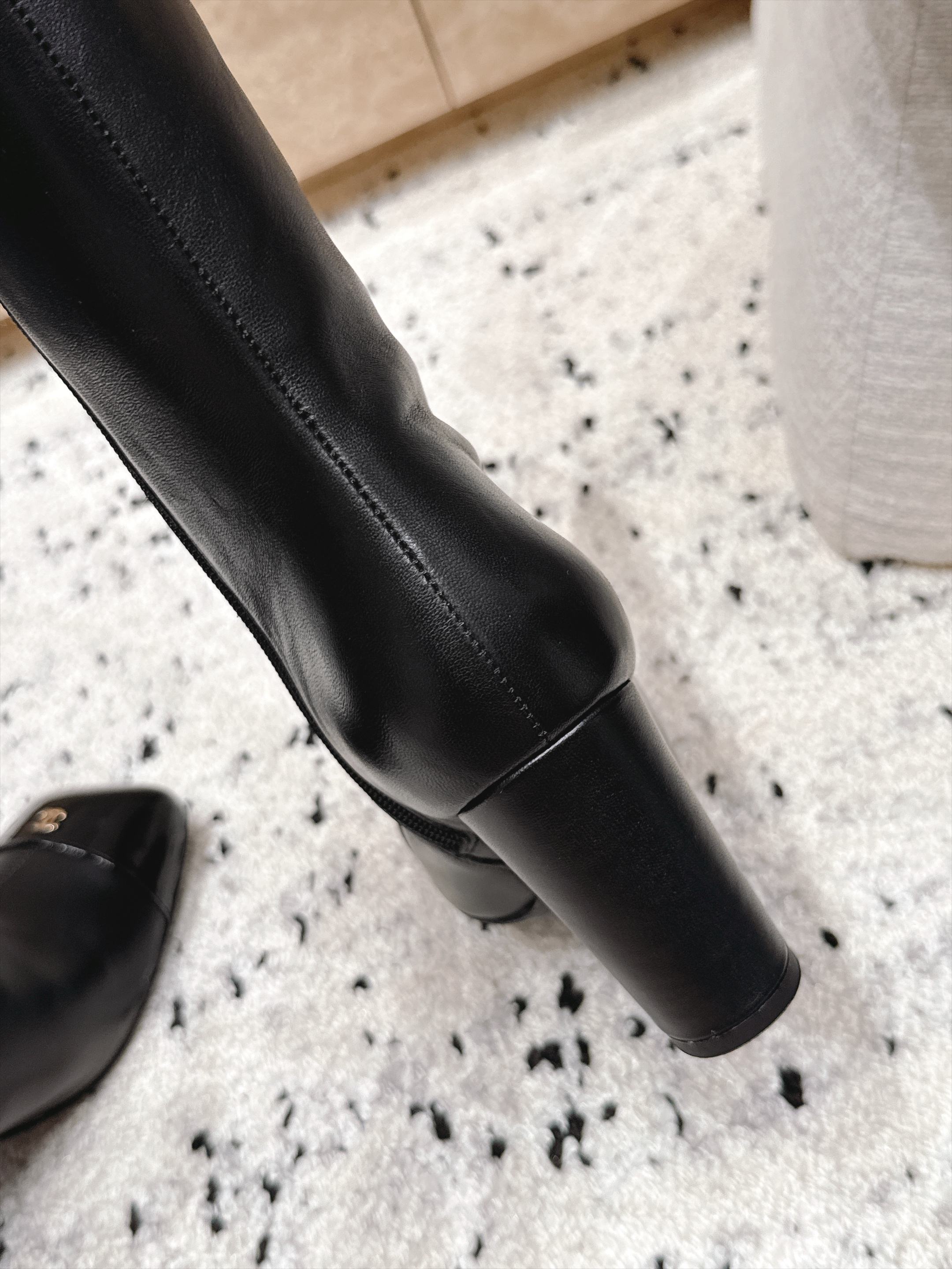 CHANEL 26S KNEE HIGH BOOTS 90 MM IN BLACK CALFSKN AND PATENT