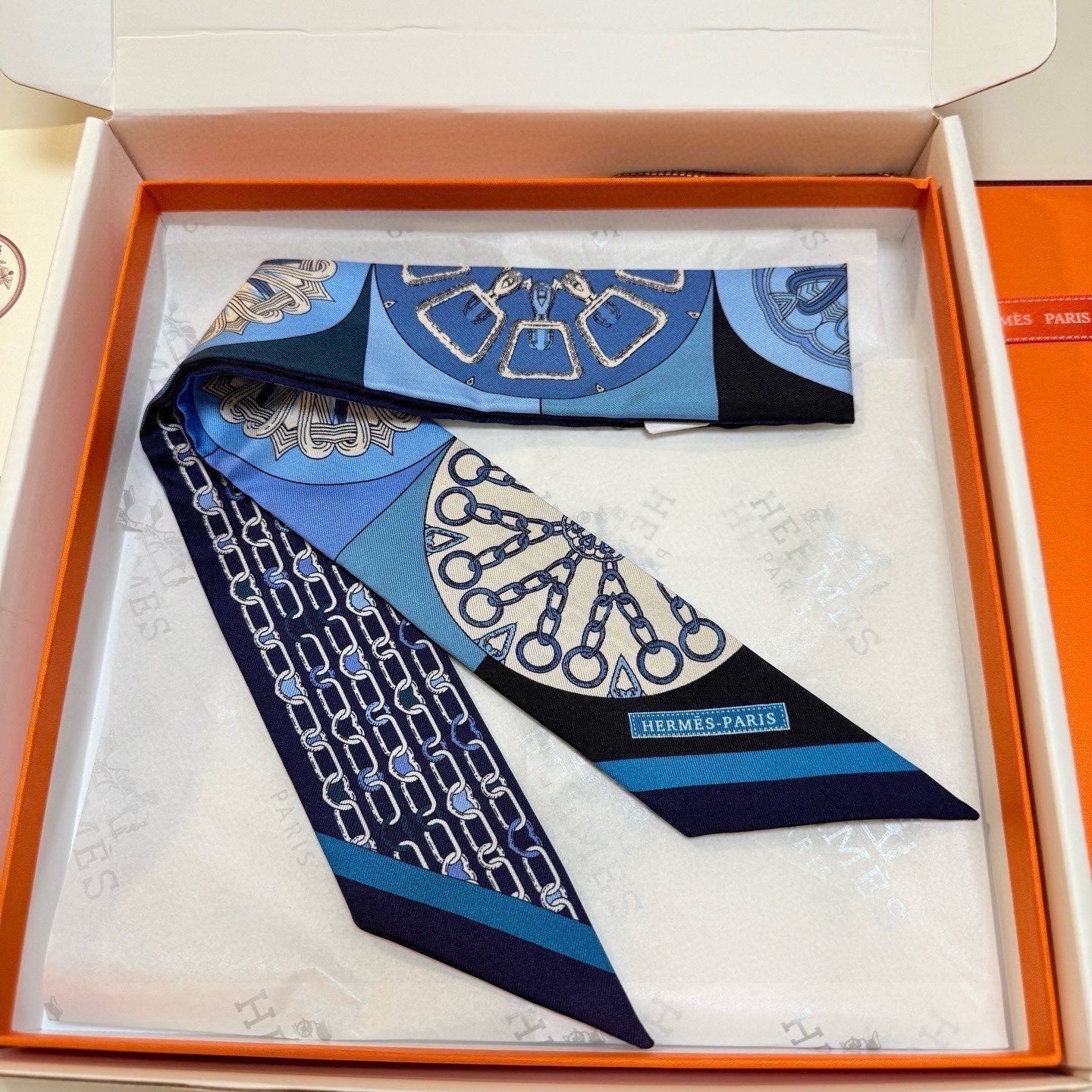 HERMES 26S TWILLY SCARF 86 IN SILK 492639
