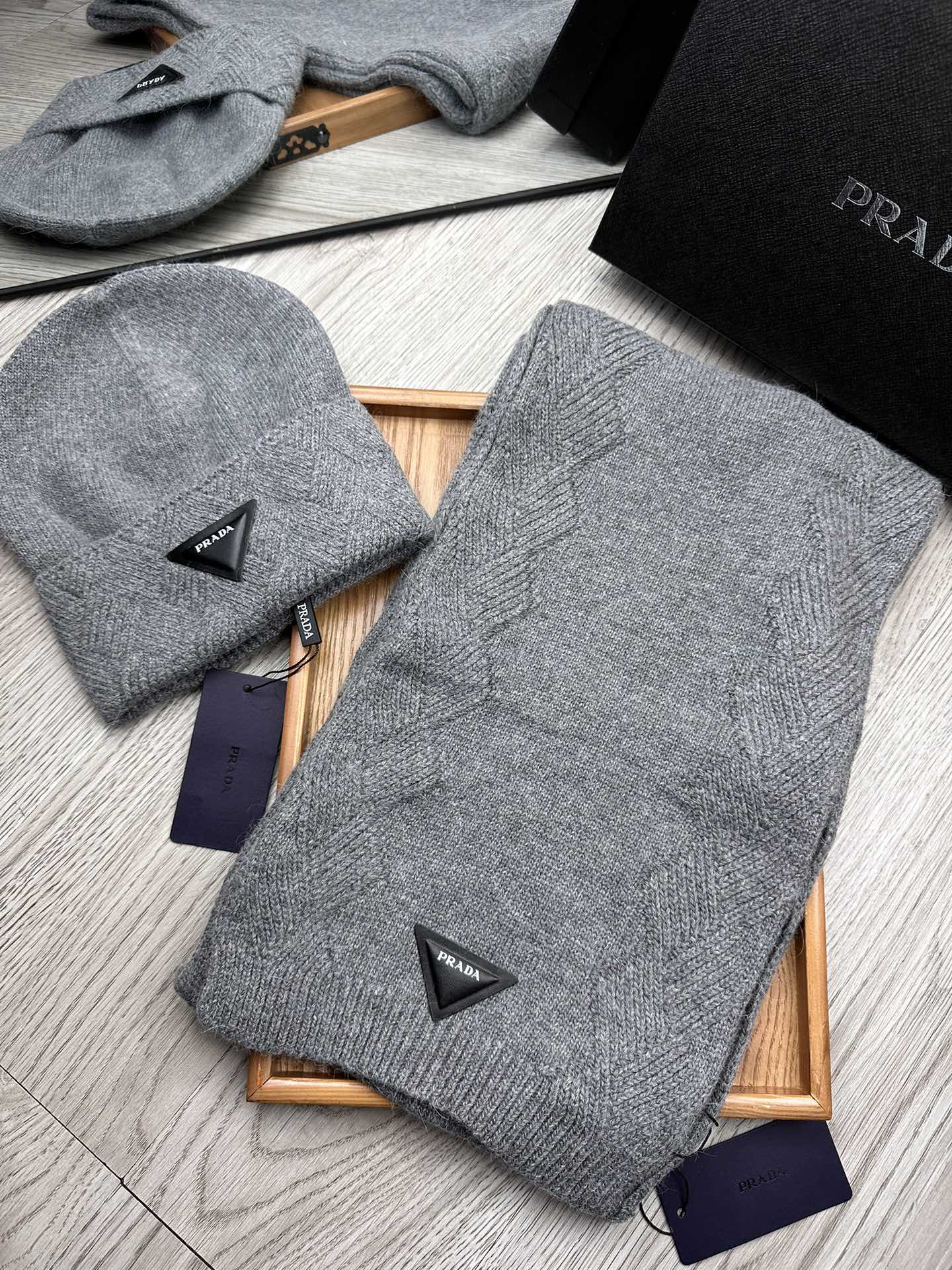 SET SCARF AND HAT IN RHINO GRAY WOOL AND RABBIT FUR 397407