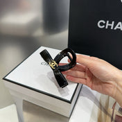 CHANEL 26S HAIR CLIP IN BLACK ACETATE 512094