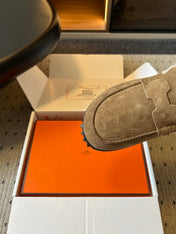HM 26S DESTIN MULES IN GREYISH BEIGE SUEDE