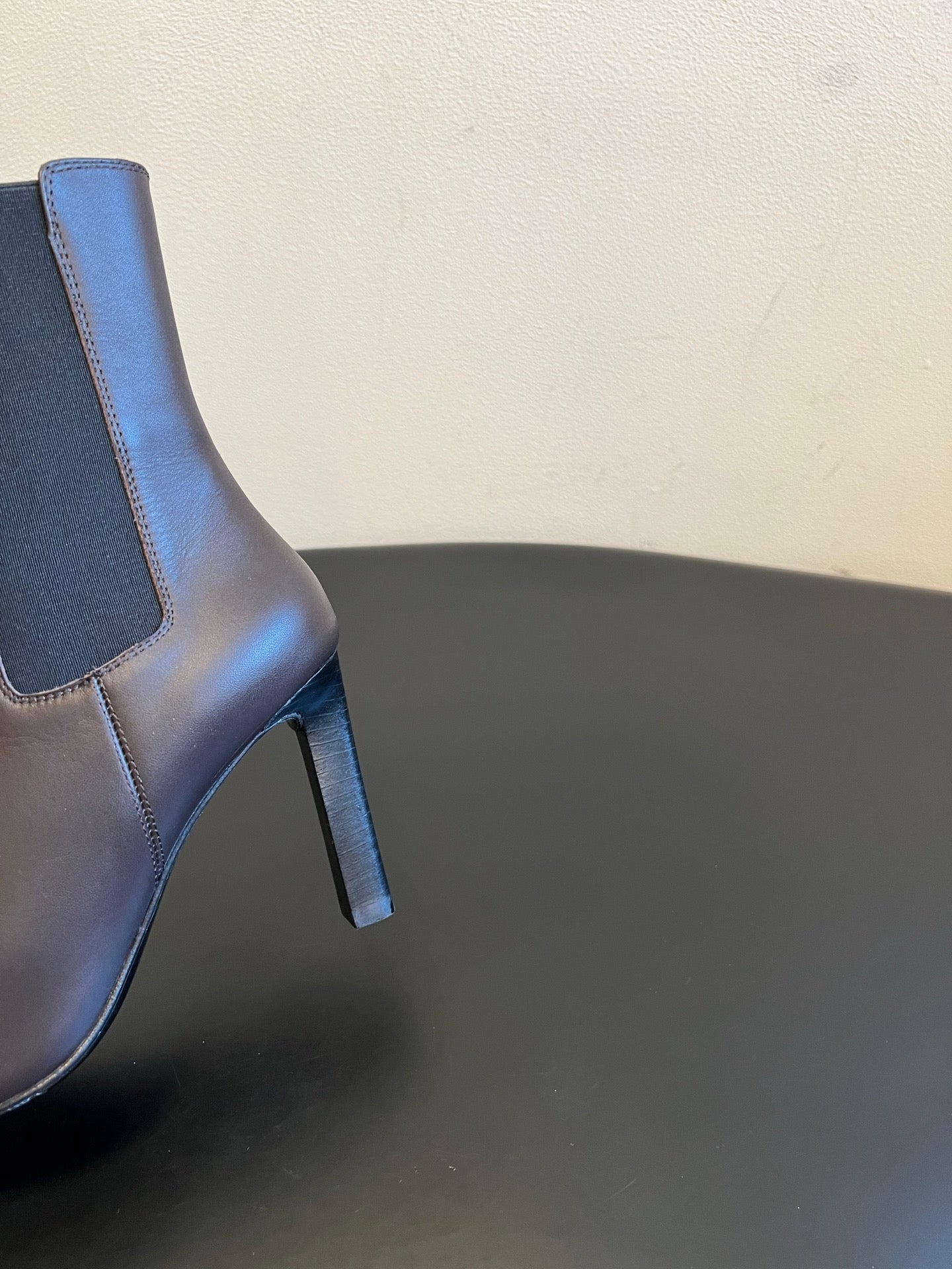 YSL 26S CHELSEA ANKLE BOOTS 100 MM IN DARK BROWN CALFSKIN
