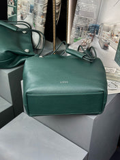 PEBBLE HOBO 40 IN GREEN FOREST SUPPLE GRAINED CALFSKIN