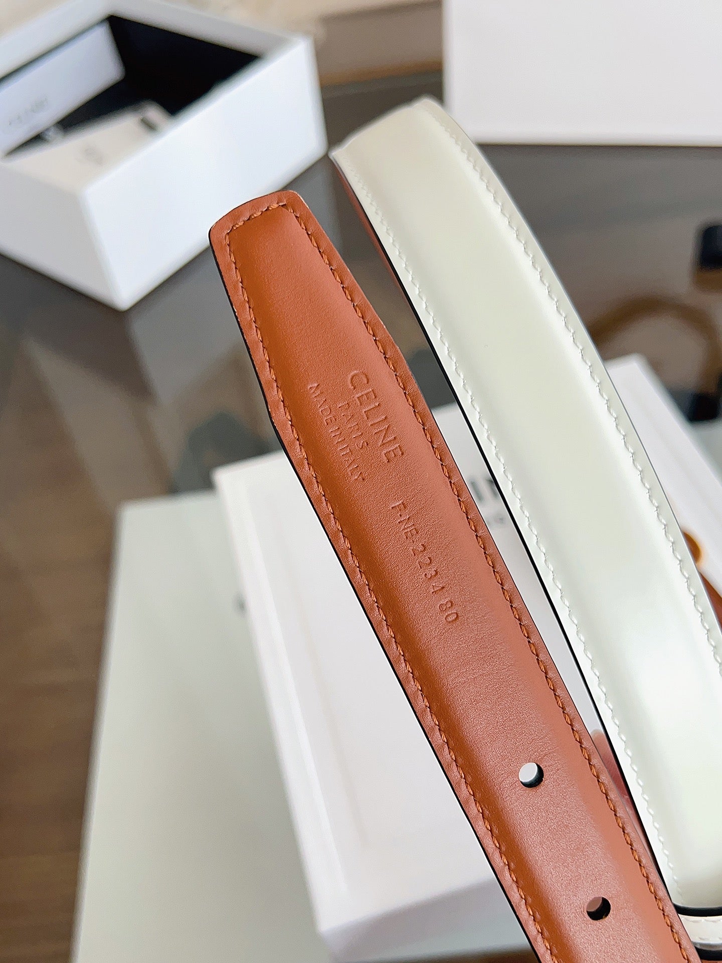 CELINE 26S REVERSIBLE BELT 25 MM IN BROWN AND WHITE CALFSKIN 669841