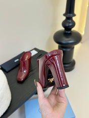 HIGH HEEL MULES WITH GOLD LETTERING LOGO IN SCARLET RED GLOSSY CALFSKIN