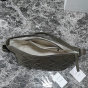 BOTTEGA VENETA 25S DIAGO HOBO 39 IN VERY DEEP OLIVE CALFSKIN