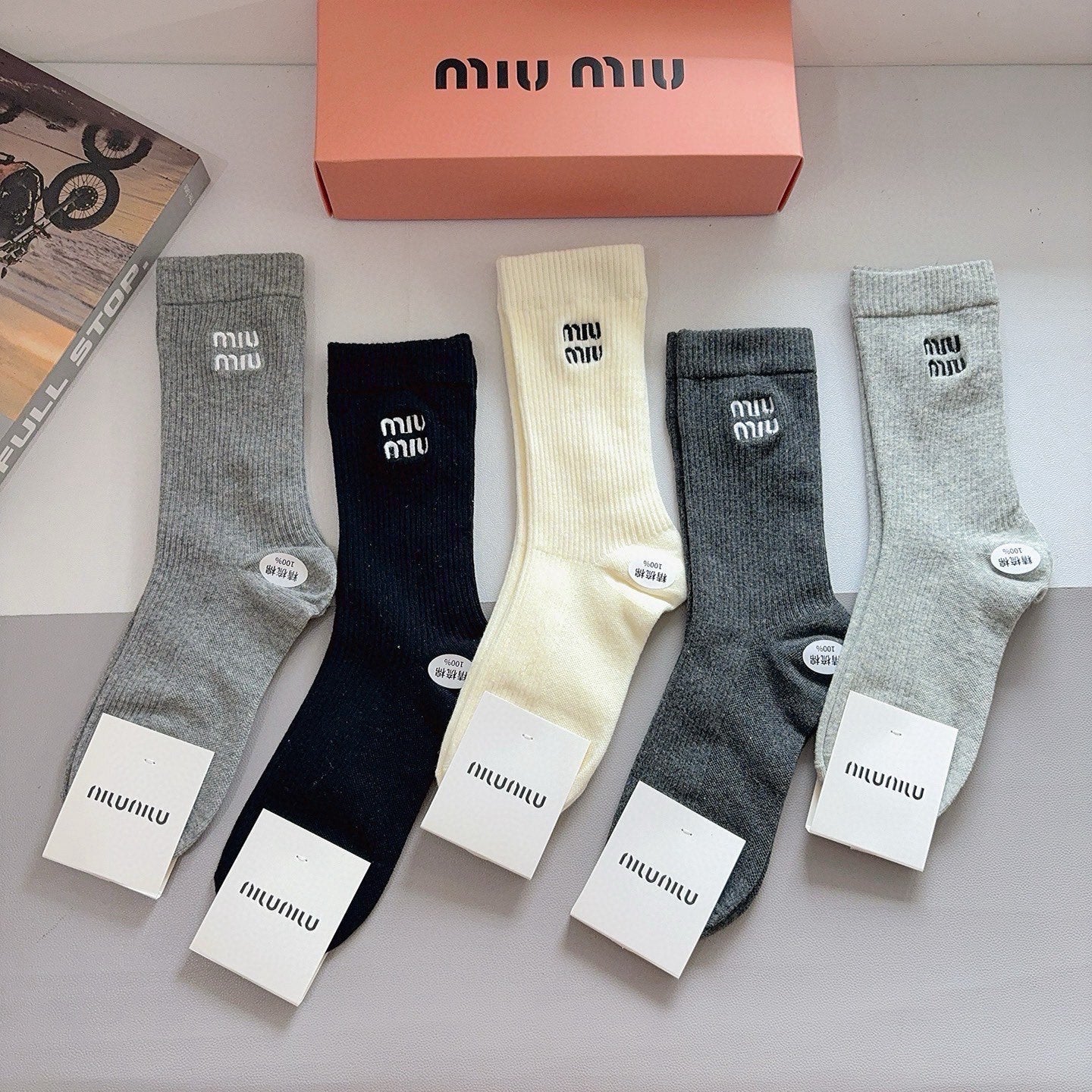 MIUMIU 26S CREW SOCKS 407141 (1 BOX)