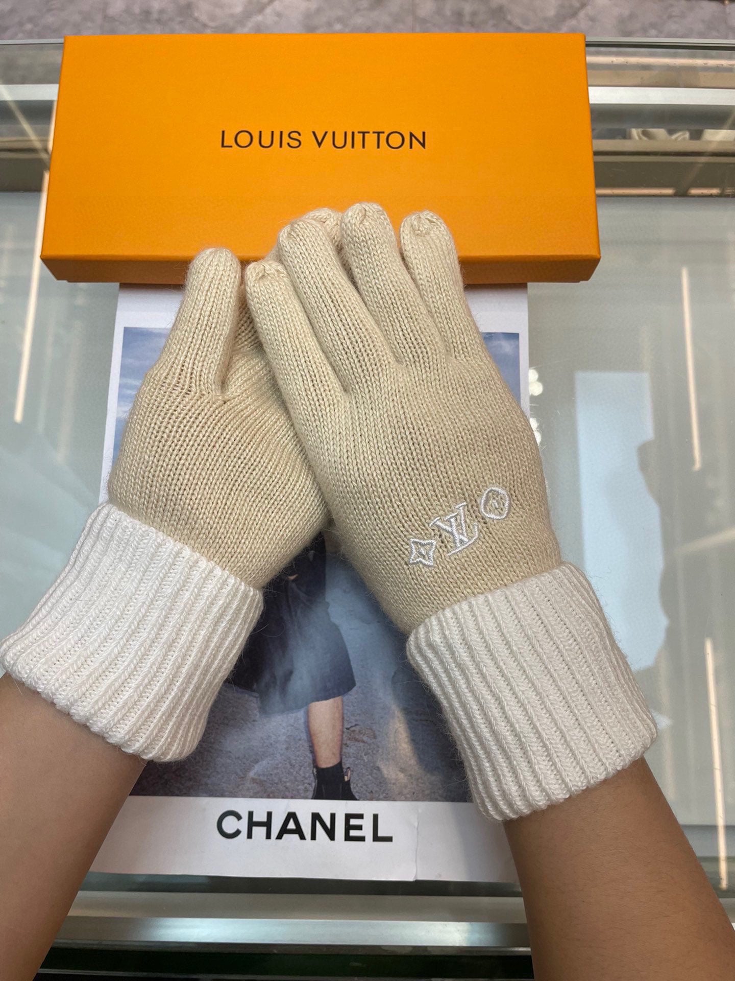 GLOVES IN WHEAT TAN MIX WHITE WOOL 458572