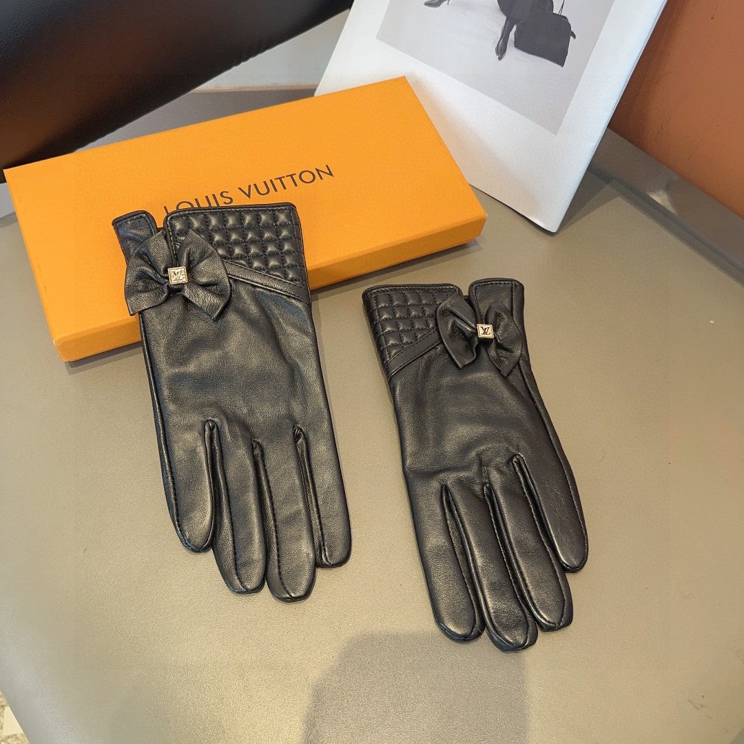 LV GLOVES IN BLACK LAMBSKIN 465812