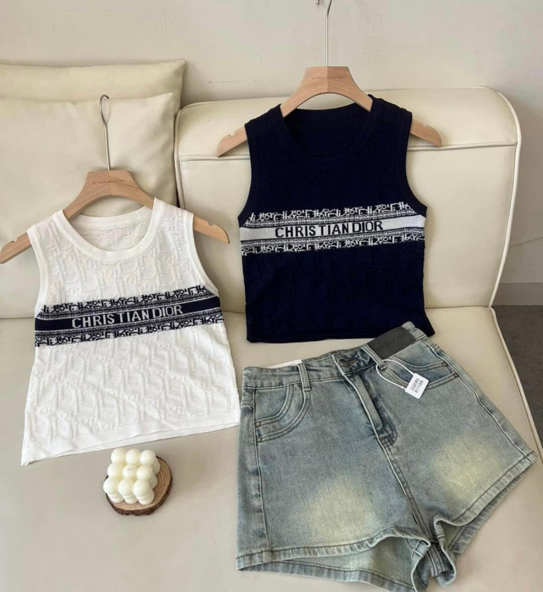 SLEEVELESS TOP 643221 IN BLACK COTTON WHITE LOGO