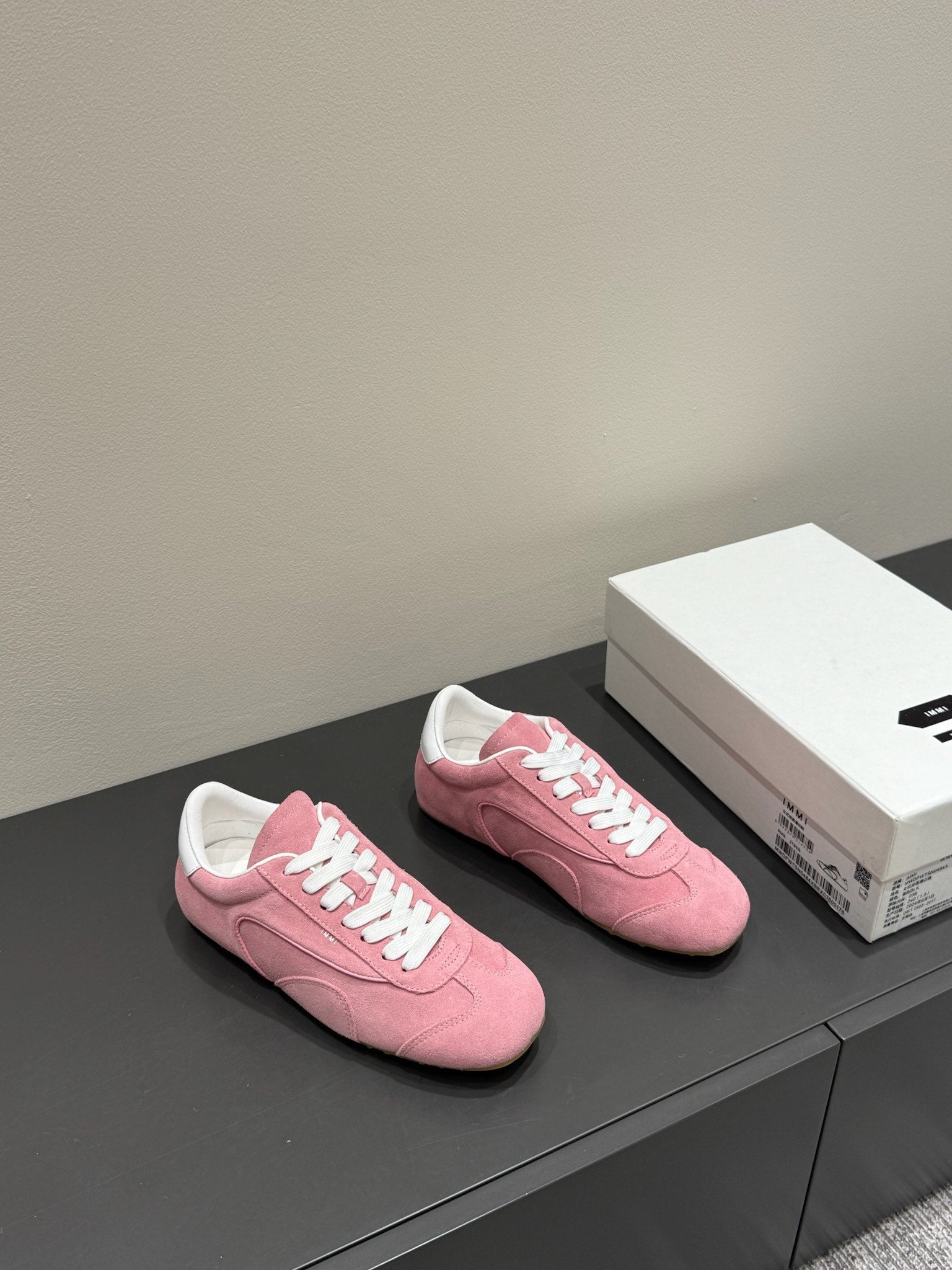 LACE-UP SNEAKER IN PINK SUEDE