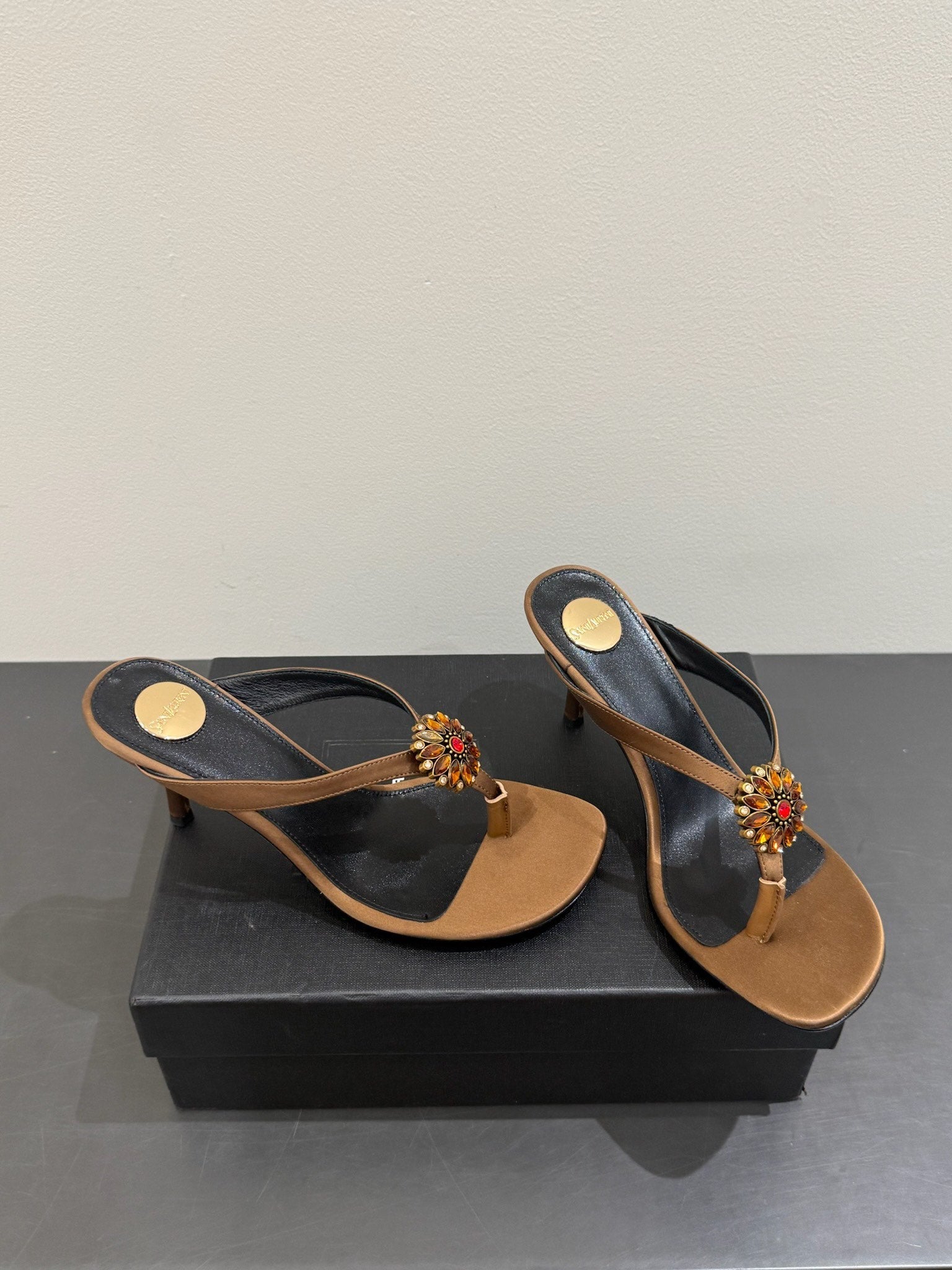 YSL HEELED THONG SANDALS 25S IN BROWN SATIN WITH CRYSTAL