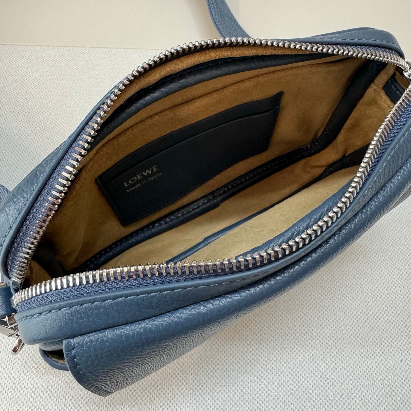 LOEWE 25S PEBBLE BAG 20 IN STEEL BLUE CALFSKIN SILVER HARDWARE