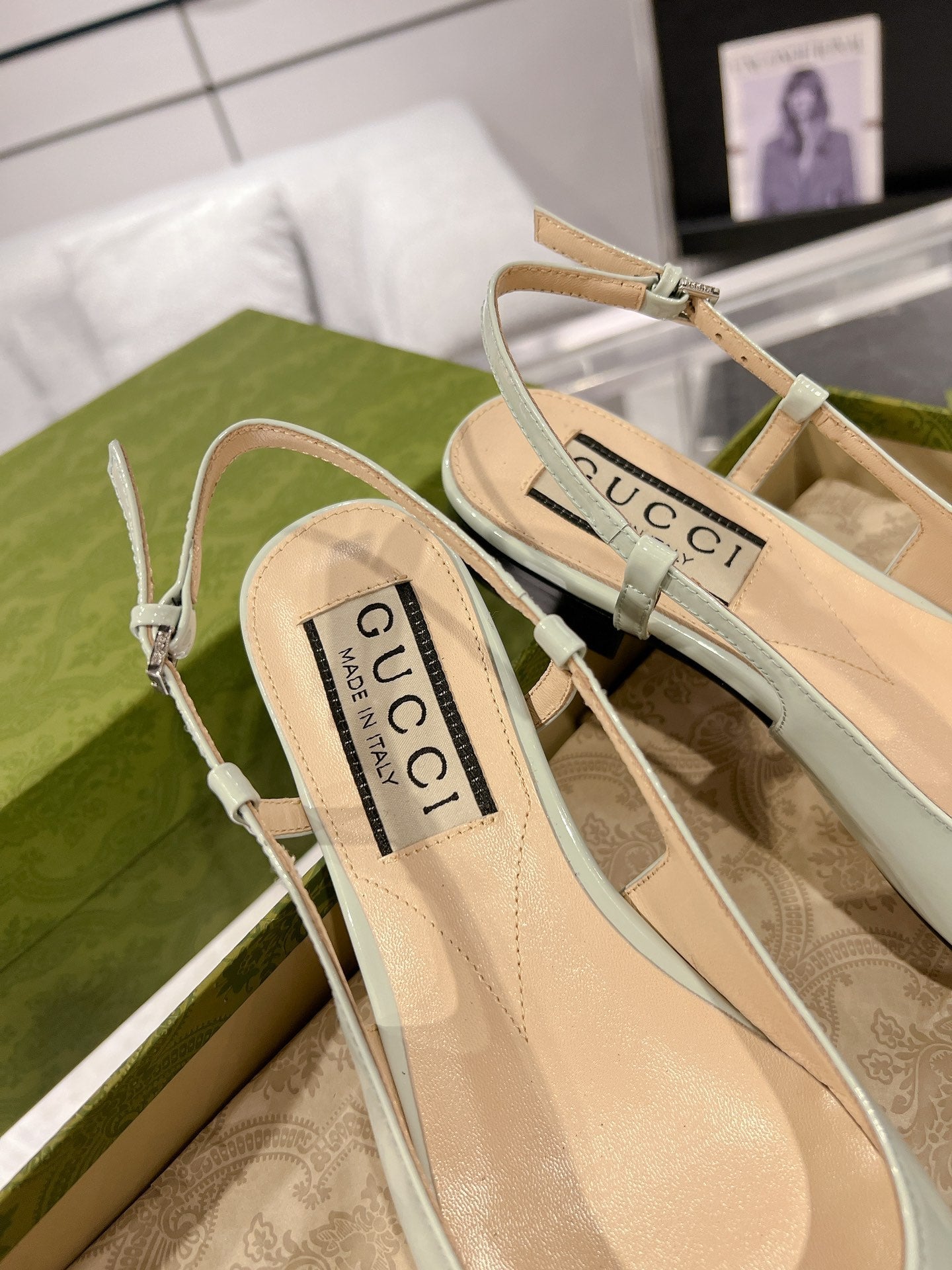 METALIC SLINGBACK FLATS IN PISTACHIO GREEN CALFSKIN