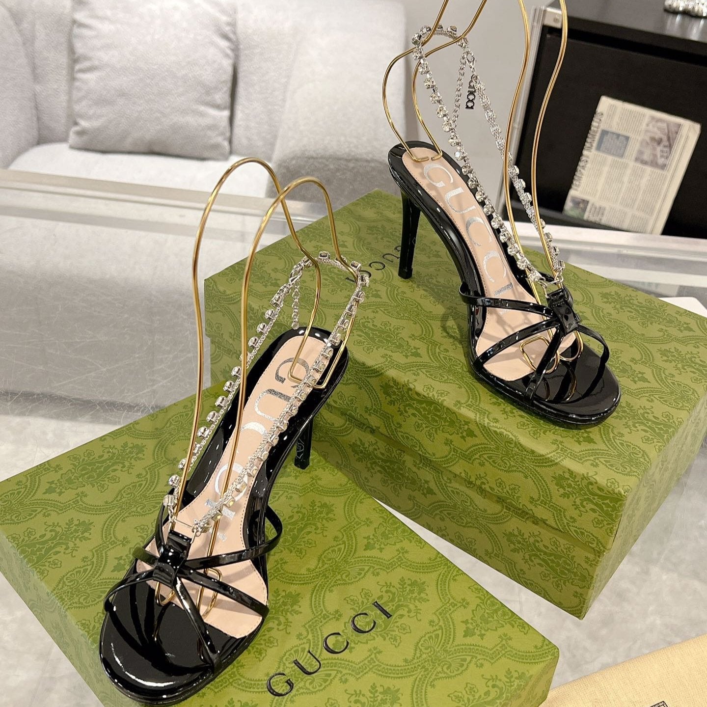 STRAPPY SANDAL WITH RHINESTONE CHAIN IN BLACK PATENT LEATHER