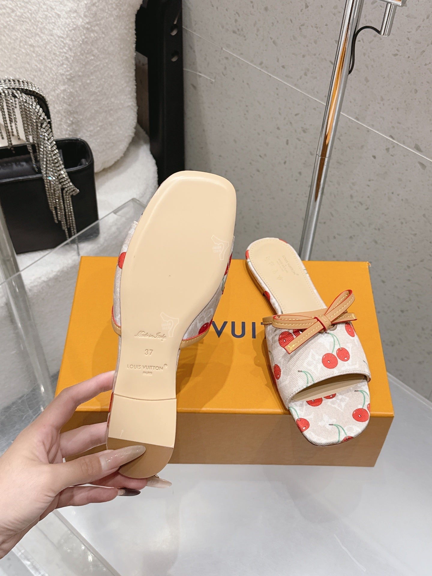 LV 26S FLAT MULE SANDALS IN BEIGE MONOGRAM DENIM WITH CHERRY PRINT