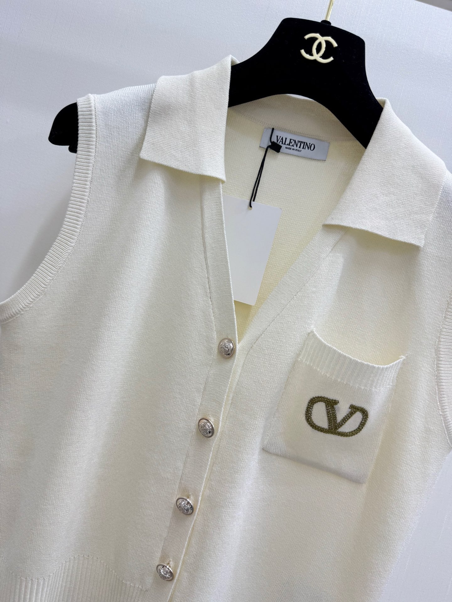 VALENTINO 26S COLLARED KNIT VEST 398