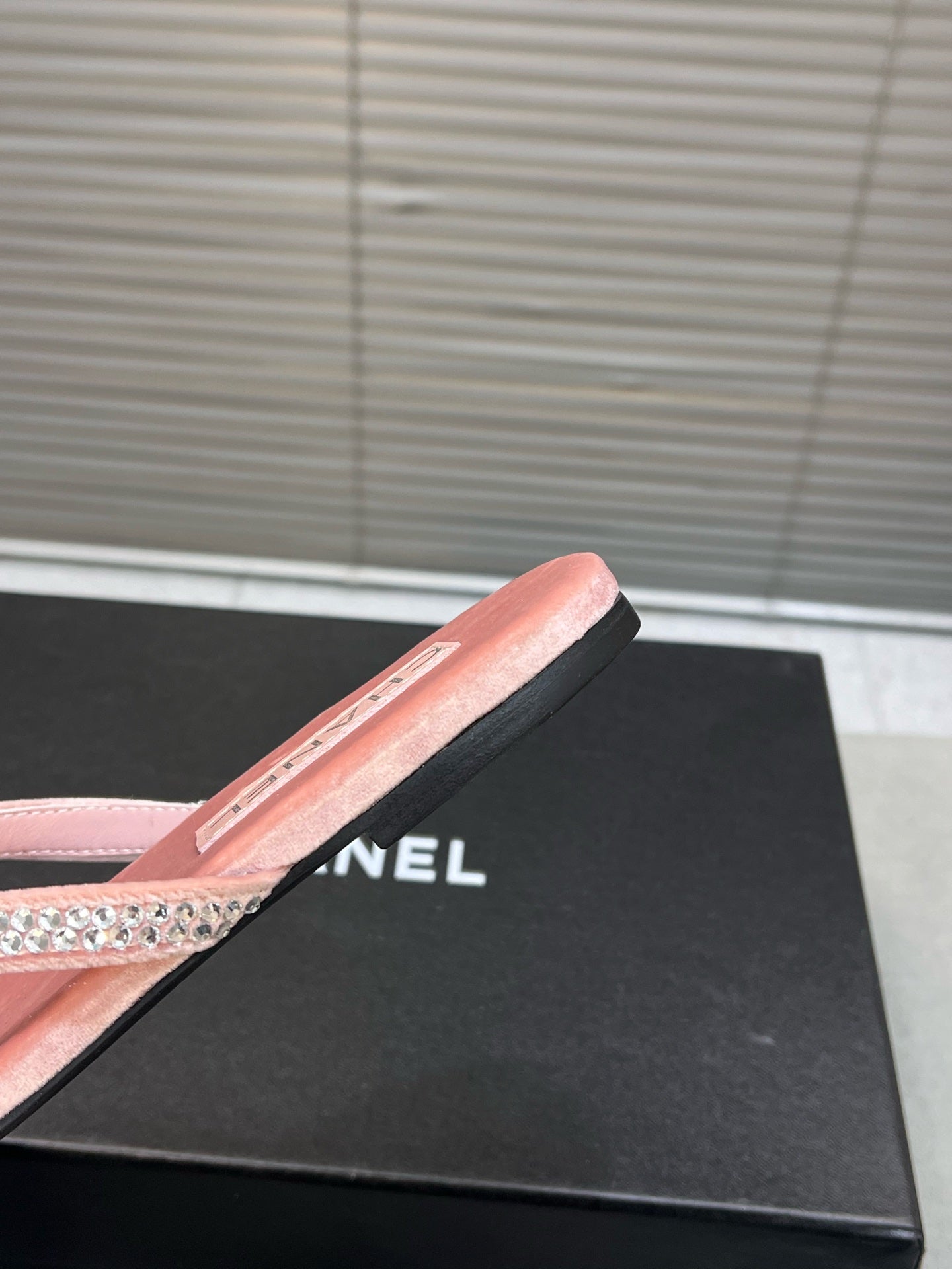 CRYSTAL THONG SANDAL IN FLAMINGO PINK SUEDE