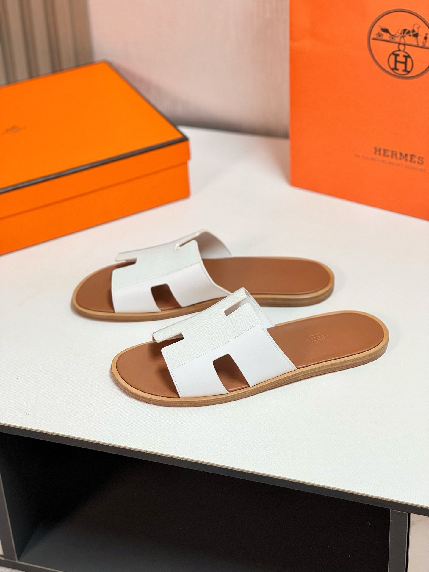 IZMIR SANDAL LIGHT BROWN MIX WHITE LAMBSKIN