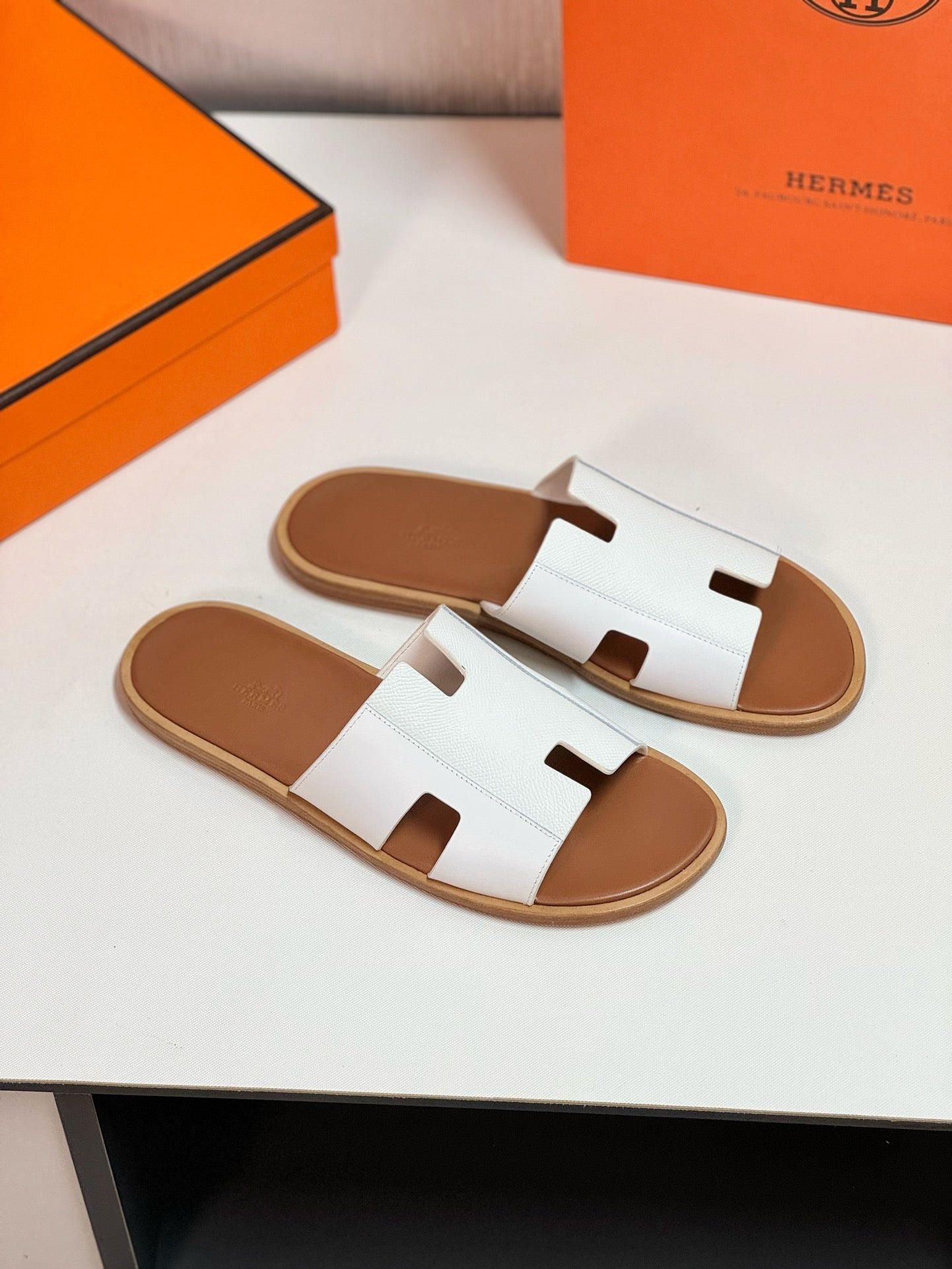 IZMIR SANDAL LIGHT BROWN MIX WHITE LAMBSKIN