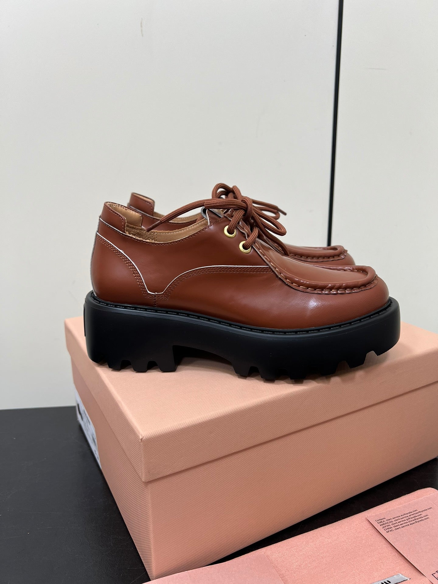 LACE-UP LOAFERS WITH THICK SOLE IN RED BROWN SHINY SHEEPSKIN