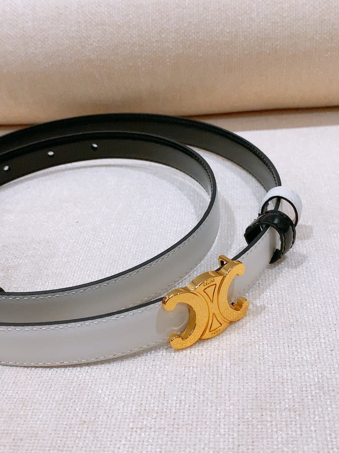CELINE 26S REVERSIBLE BELT 18 MM IN WHITE AND BLACK CALFSKIN 656086