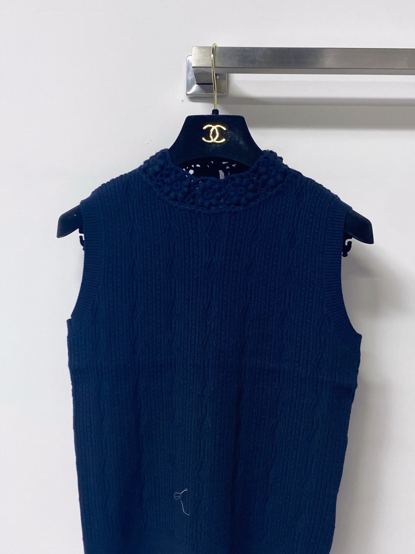 VALENTINO 26S SLEEVELESS CABLE-KNIT TOP 456