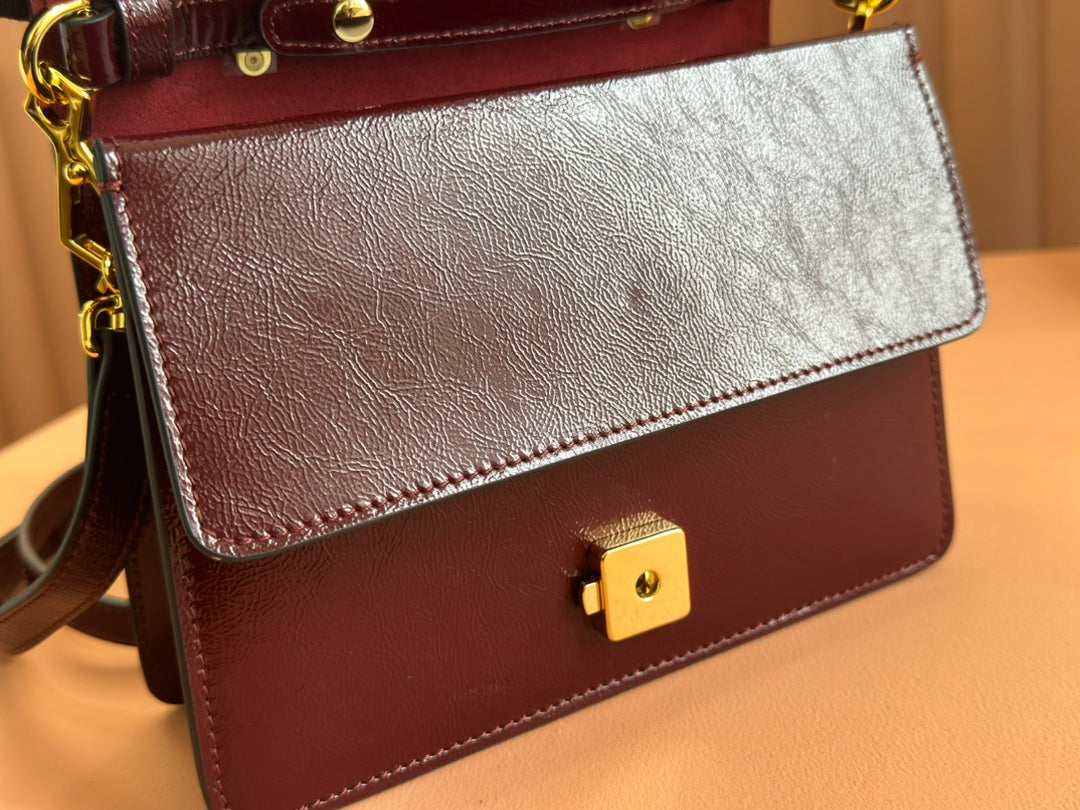 DIONYSUS MEDIUM SHOULDER BAG 22 IN ROSSO ANCORA RED GG GLOSSY LAMBSKIN