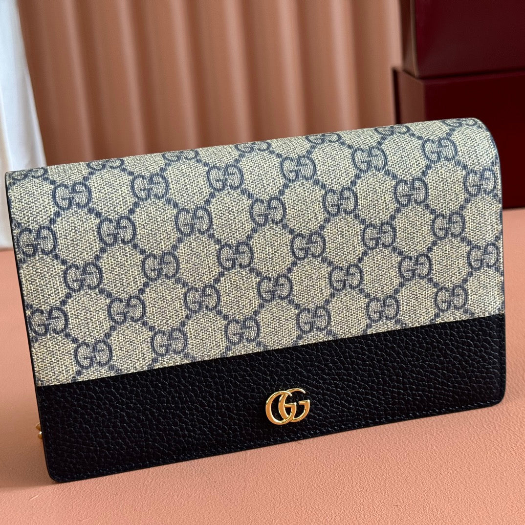 GG MARMONT WALLET ON CHAIN 20 BLUE PVC AND BEIGE IN CALFSKIN