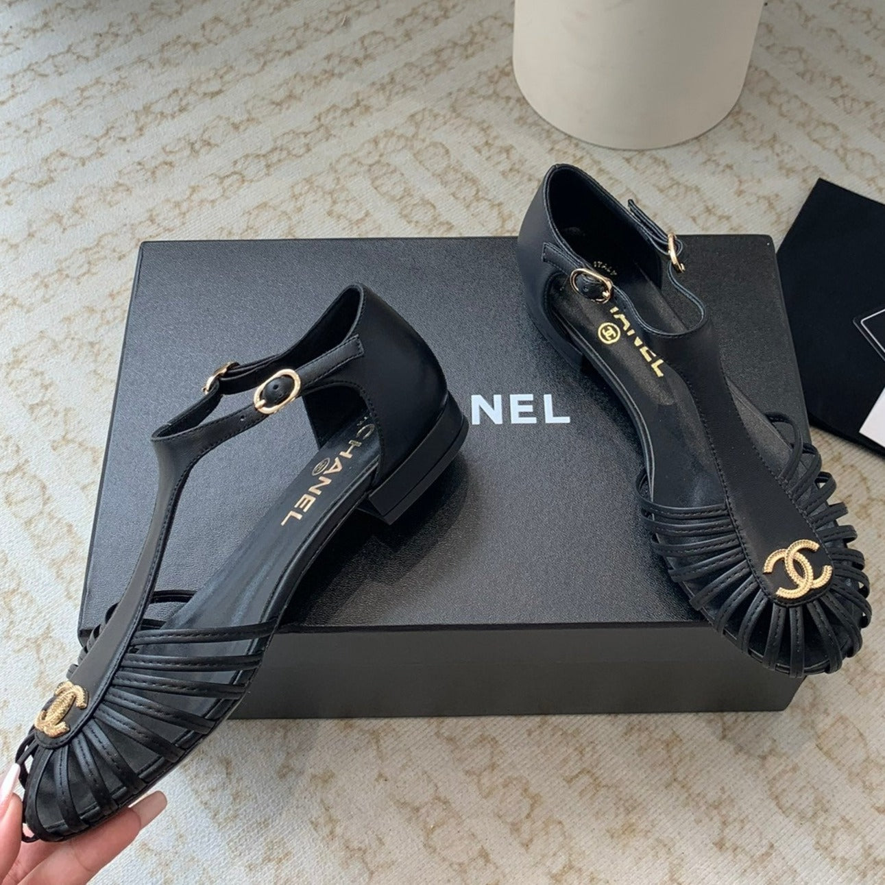 Summer New Hollow Roman Sandals Black Sheepskin