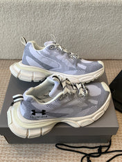 UNDER ARMOUR 3XL KNIT SNEAKER IN LIGHT GRAY WHITE AND BLACK POLYESTER