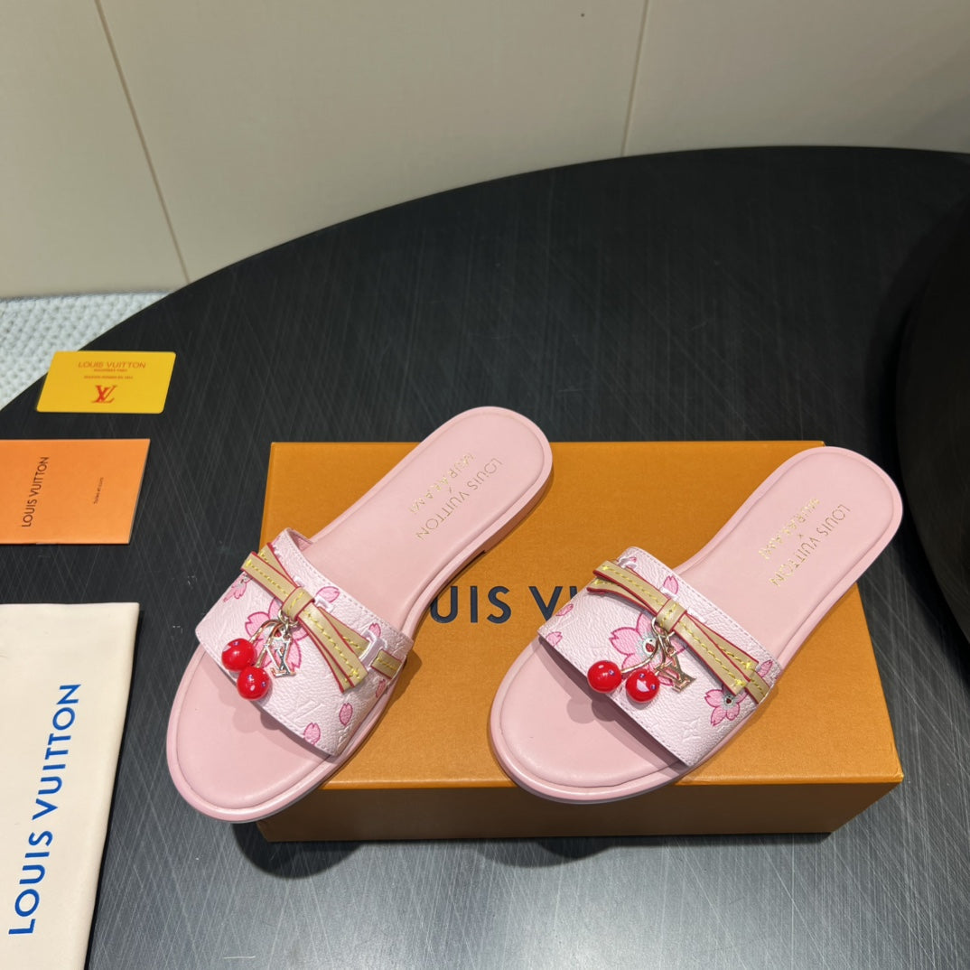 LV SLIDE SANDALS 25S IN LIGHT PINK CALFSKIN WITH CHERRY BLOSSOM BUCKLE