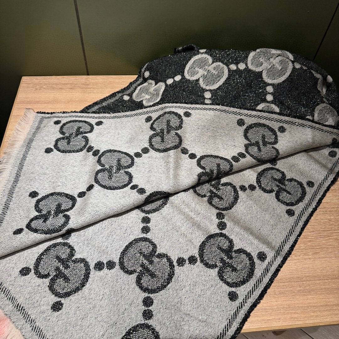 SCARF 195 CM IN BLACK AND LIGHT GRAY GG WOOL LAMÉ JACQUARD 403977
