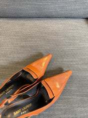 POINTED-TOE SLINGBACK PUMPS IN TANGERINE ORANGE SHINY CALFSKIN
