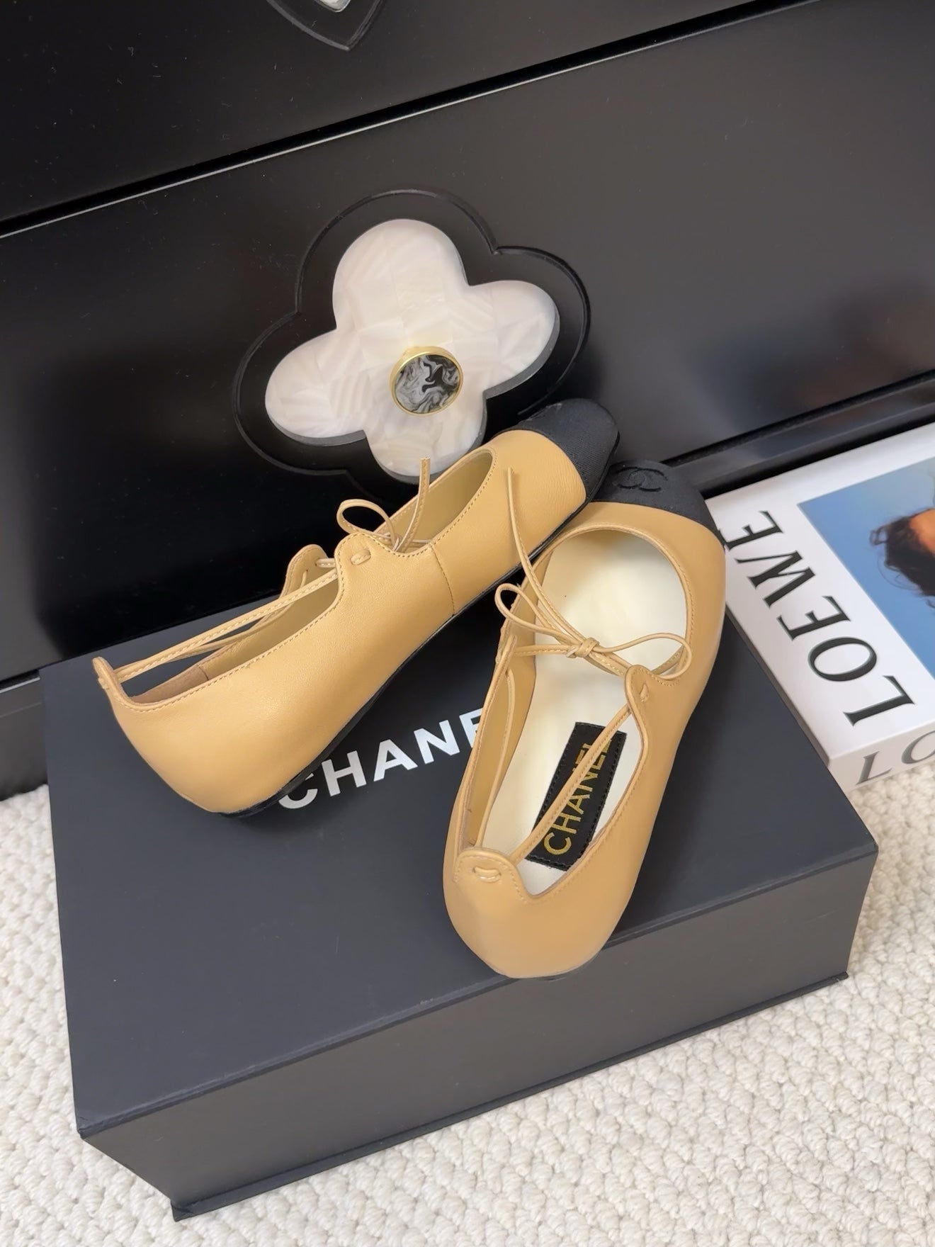 FLAT MARY JANE PUMPS IN SUN YELLOW LAMBSKIN MIX BLACK FABRIC