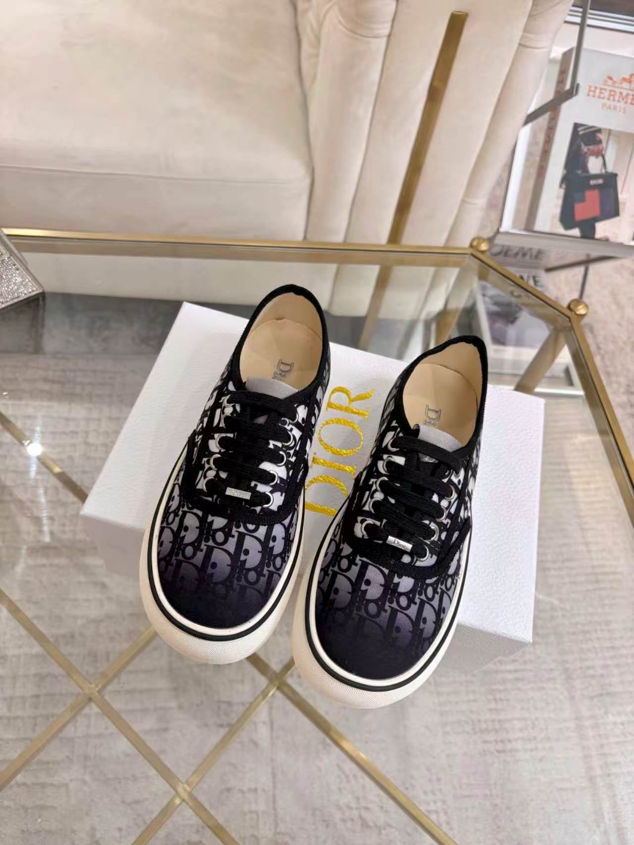 DIOR 26S LOW-TOP SNEAKERS IN BLACK DIOR OBLIQUE CANVAS