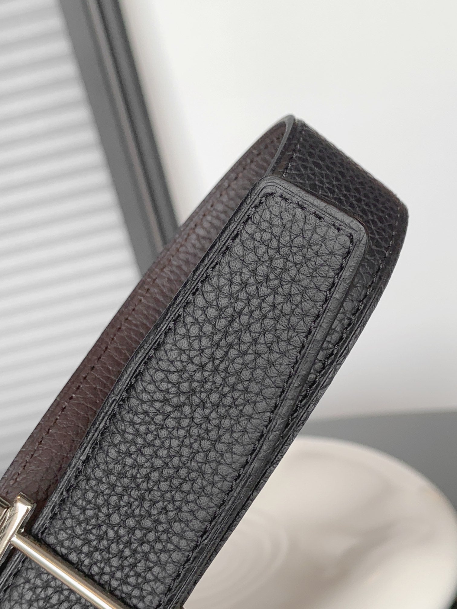HM REVERSIBLE BLACK AND CHOCOLATE BROWN LEATHER STRAP 32 MM COPPER HARDWARE