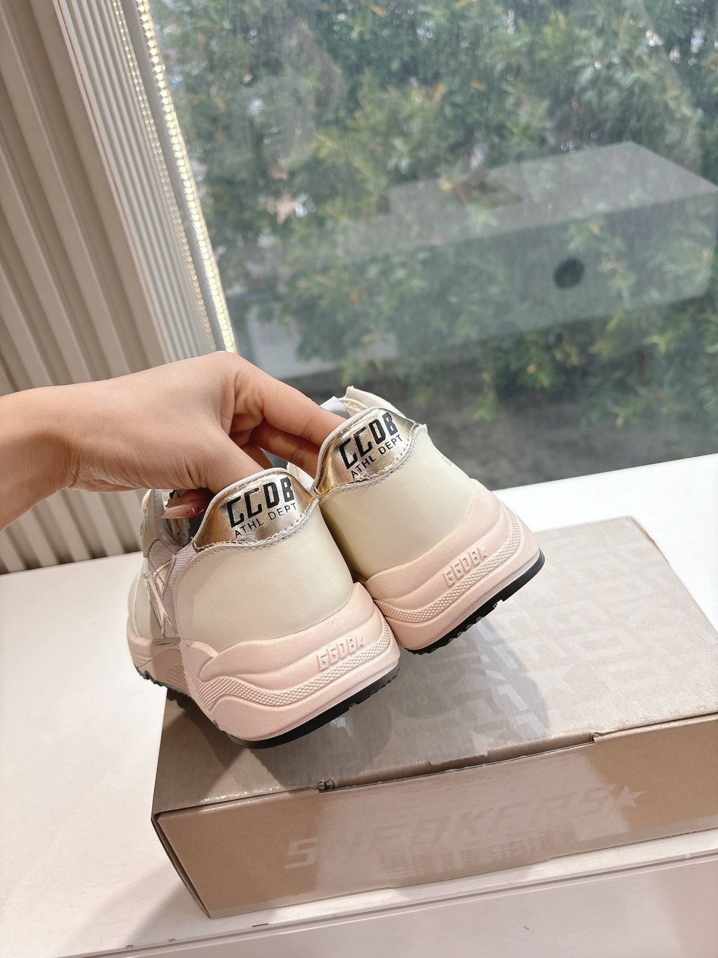 RUNNING SOLE SNEAKERS IN WHITE MESH AND CALFSKIN GOLD STAR