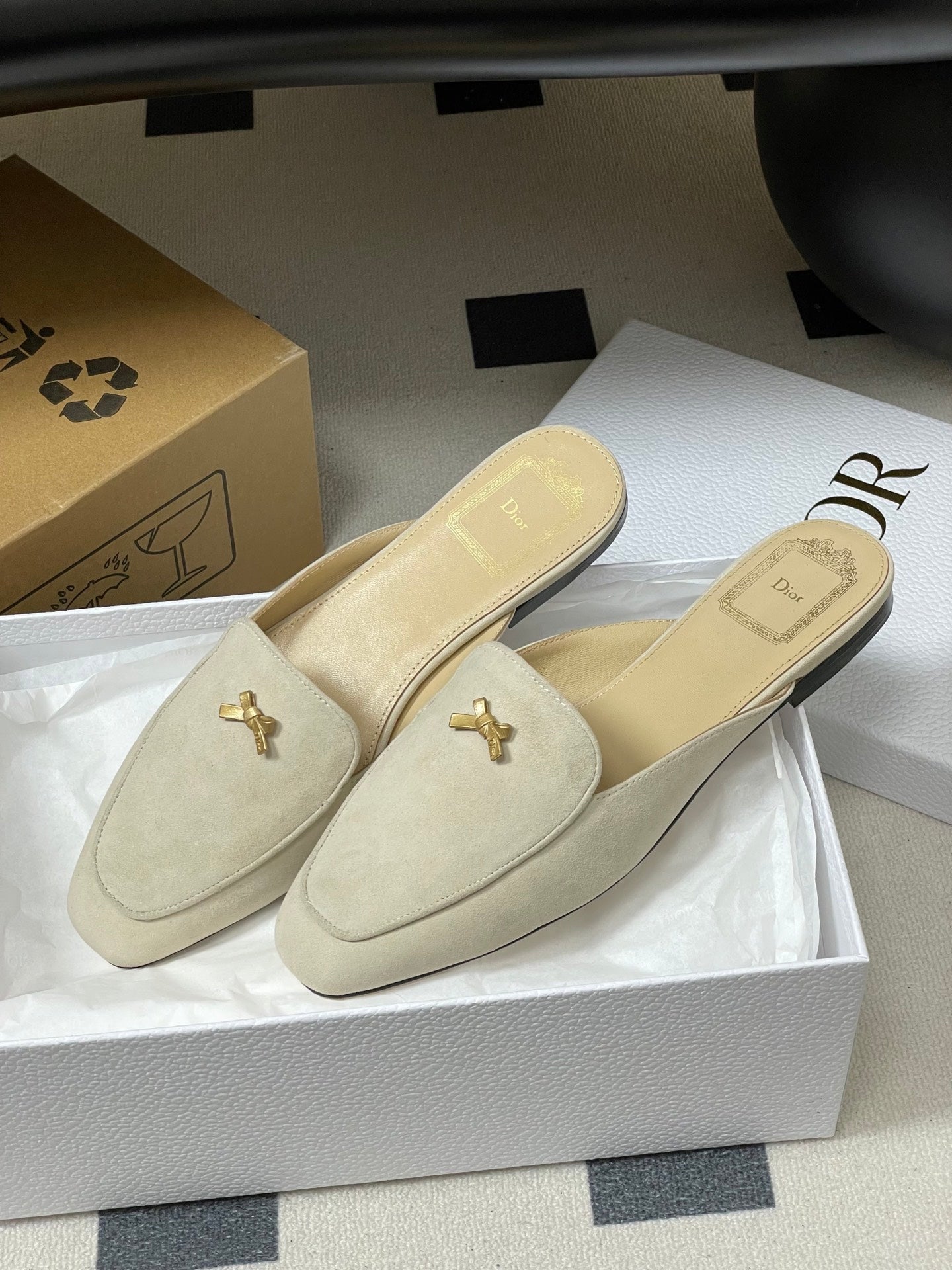DIOR 26S MULES IN BEIGE SUEDE WITH BOW